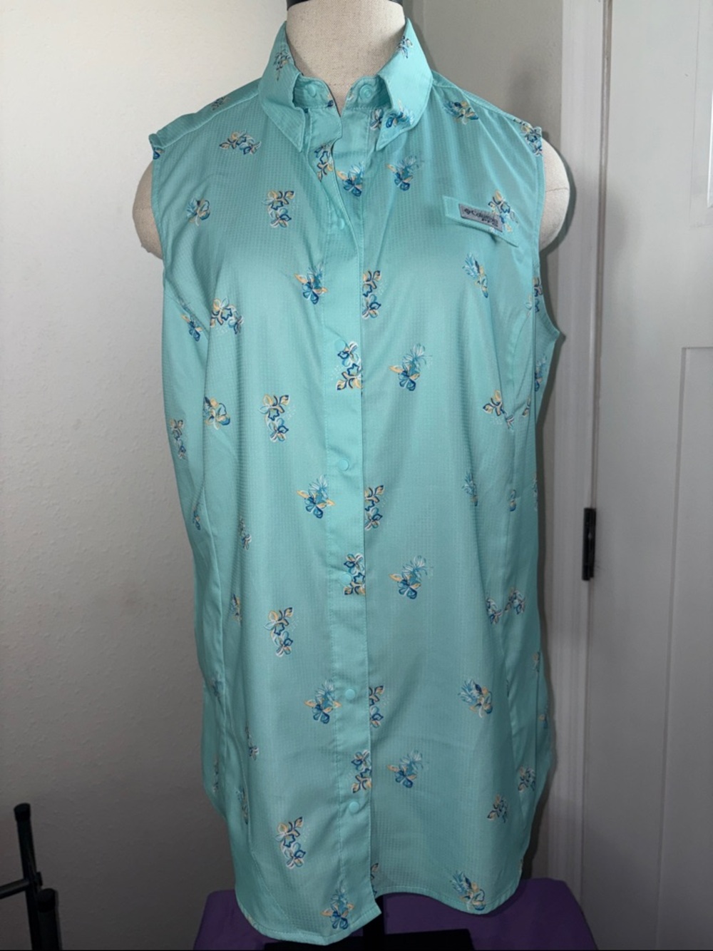 Columbia Aqua Floral Sleeveless Camp Shirt